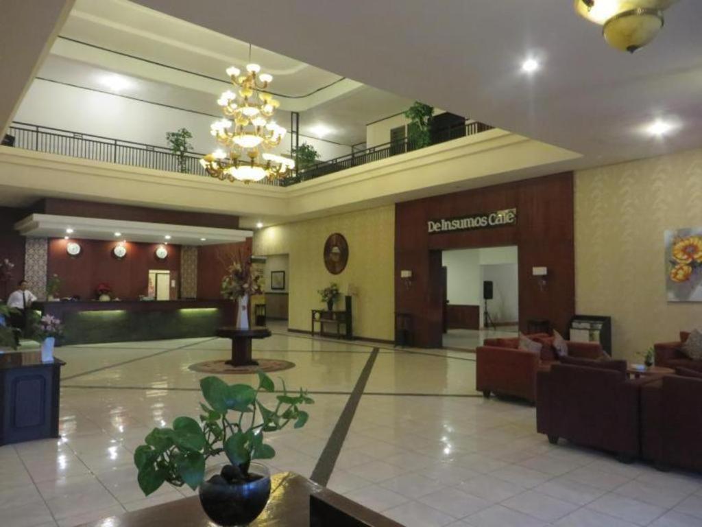 Insumo Palace Hotels & Resorts Kediri  Kültér fotó