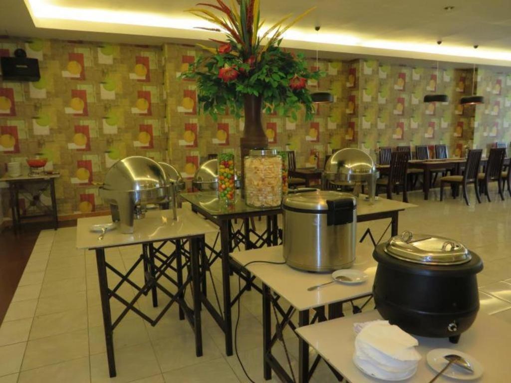 Insumo Palace Hotels & Resorts Kediri  Kültér fotó
