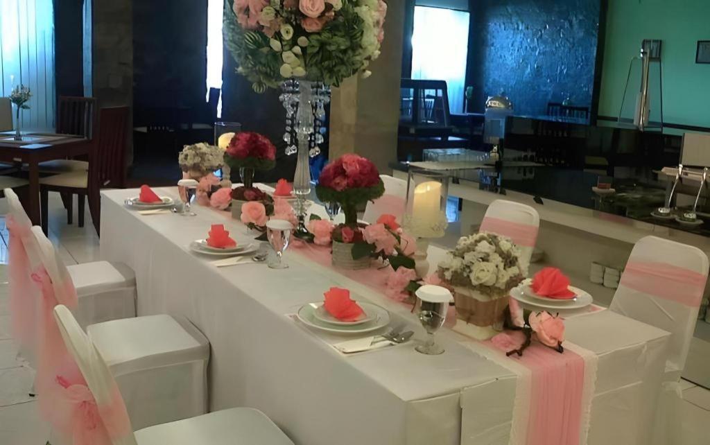 Insumo Palace Hotels & Resorts Kediri  Kültér fotó