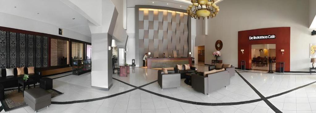 Insumo Palace Hotels & Resorts Kediri  Kültér fotó