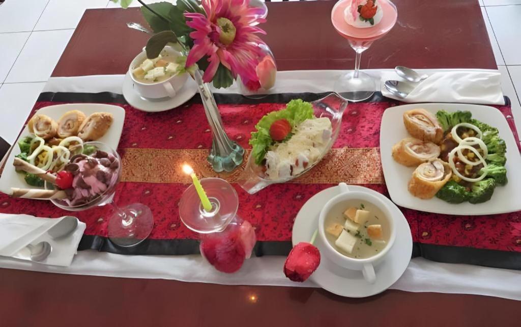 Insumo Palace Hotels & Resorts Kediri  Kültér fotó