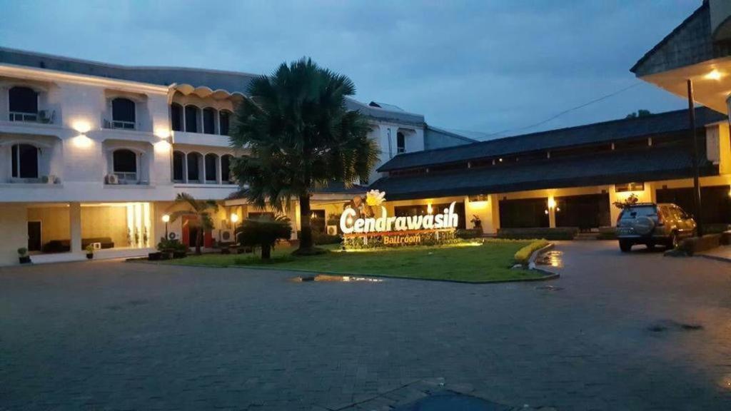 Insumo Palace Hotels & Resorts Kediri  Kültér fotó